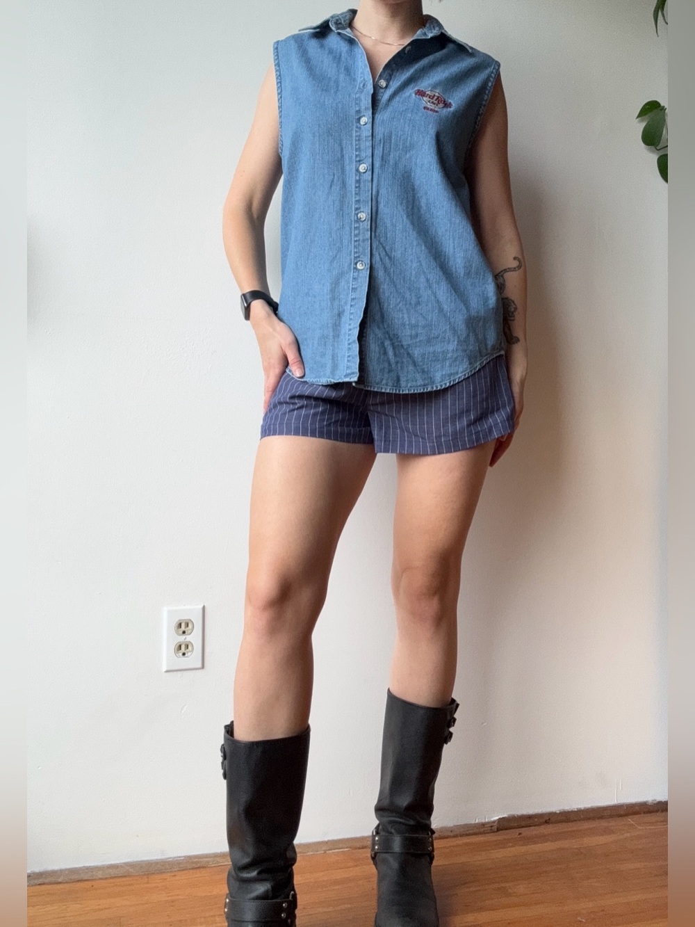 Hard Rock Cafe Denim Sleevless button down top